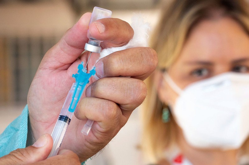 МОЗ просить вакцинуватися: на українців суне 4 штами коронавірусу