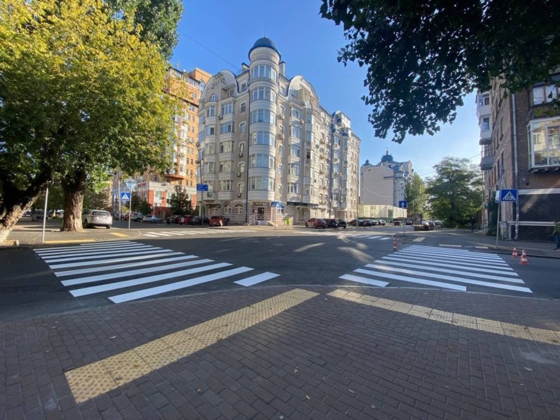 Скатертиною доріжка. Скільки вулиць відремонтували в Києві від початку року