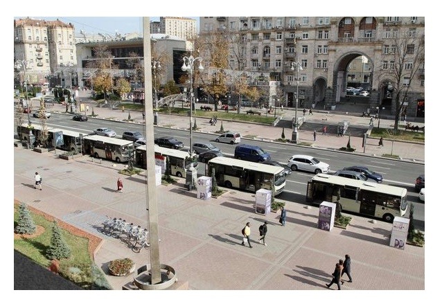 На маршрути – іржаві “Богдани”, під мерію – нові автобуси. Усов розповів про виверти маршрутної мафії