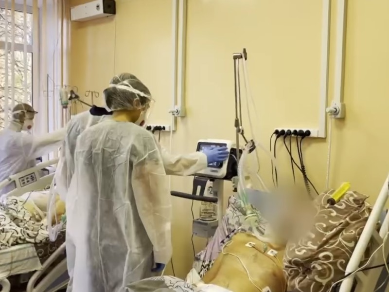 Відео дня. Моторошні кадри з реанімаційного ковід-відділення київської лікарні