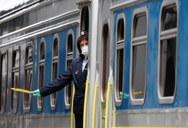 “Укрзалізниця” продала пасажирам квитки у вагони, яких не існує