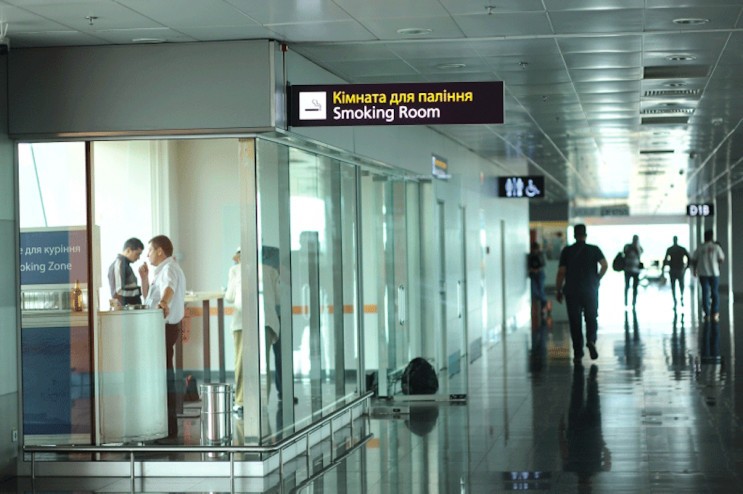 В аеропорту “Бориспіль” зняли заборону на куріння