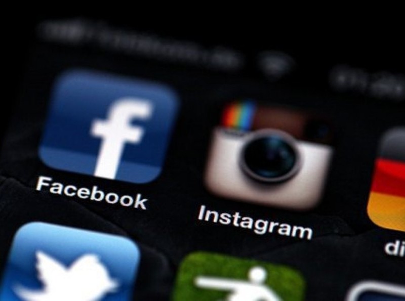 Facebook, Instagram і WhatsApp відновили роботу. Мережу заполонили меми