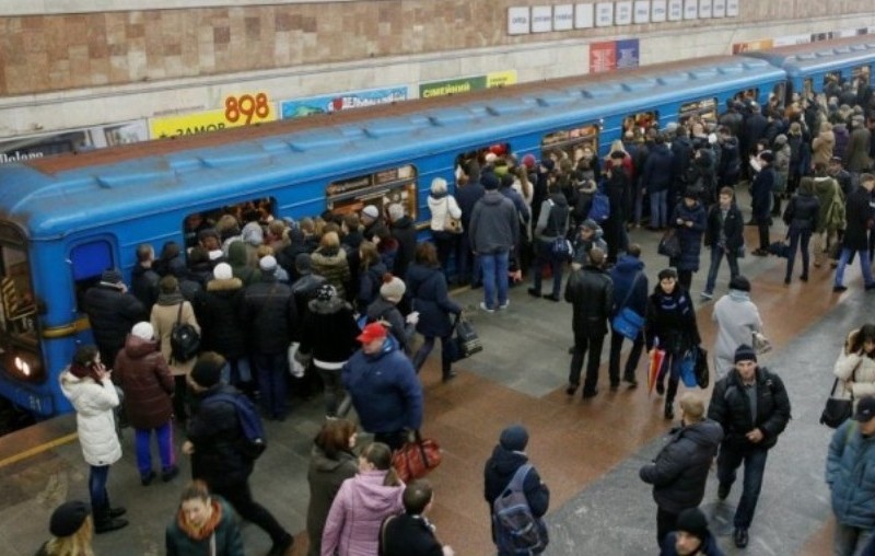 Кияни просять збільшити кількість вагонів у поїздах метро
