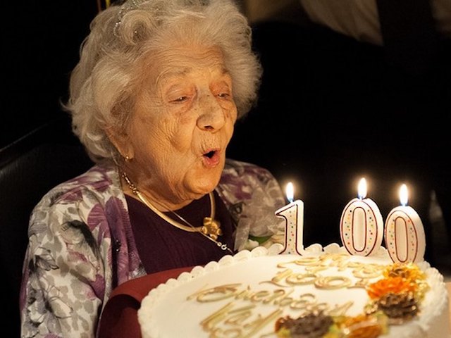 100-річний ювілей. У Києві привітали двох довгожителів (ФОТО)