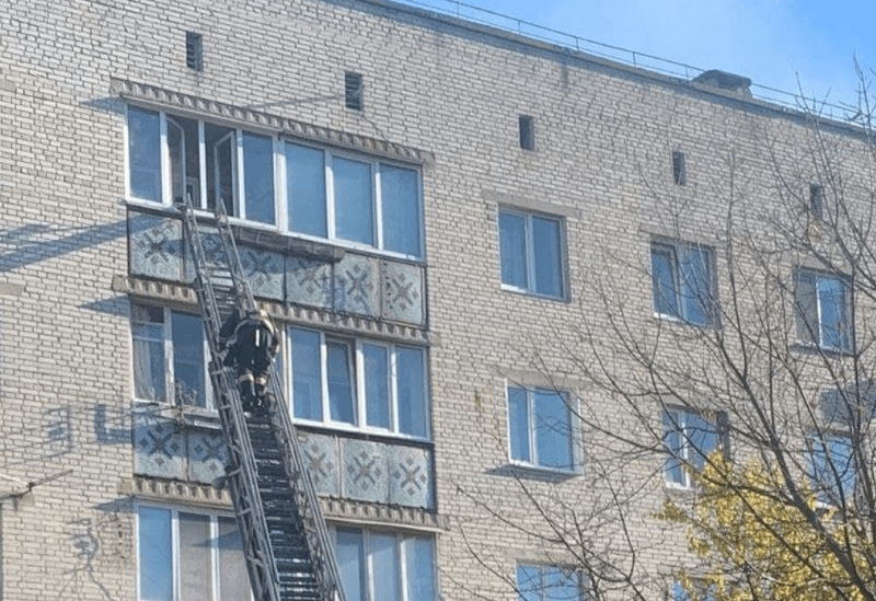 Кинувся рятувати сім’ю з палаючої квартири. Чоловік загинув в пожежі на вул. Харченка