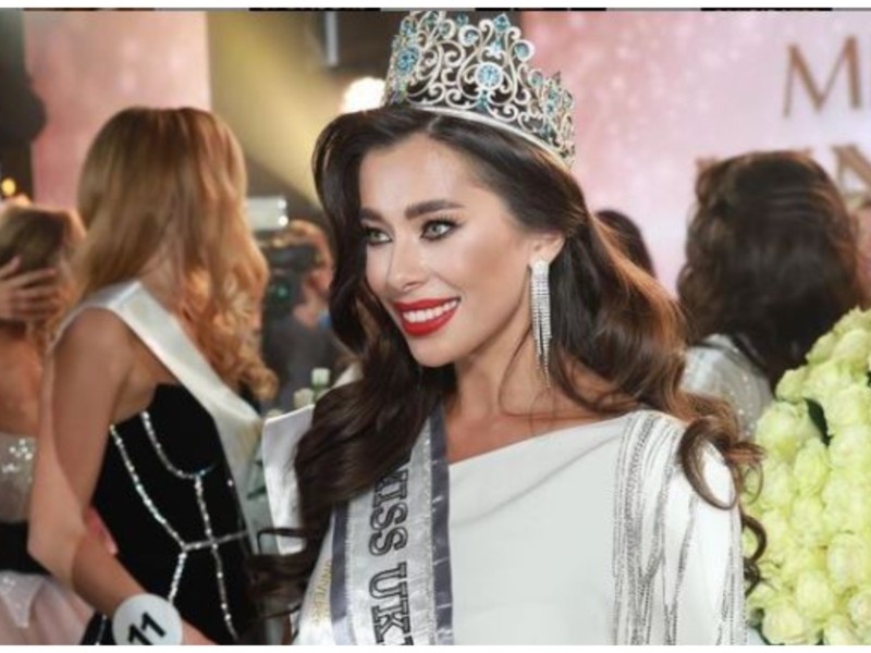 У столиці обрали “Міс Україна Всесвіт 2021”: титул отримала блогерка та ексхолостячка