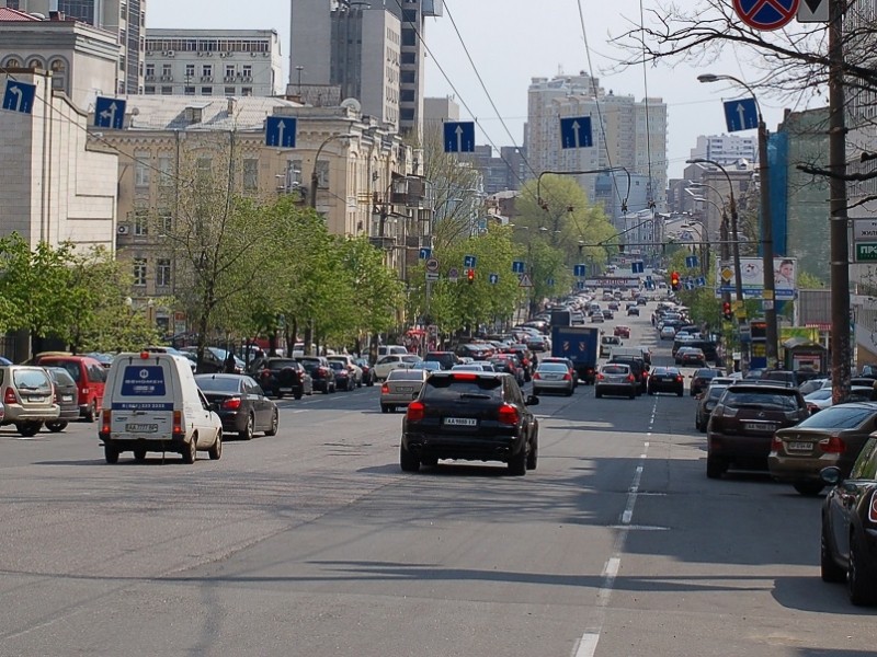 Плануйте маршрути заздалегідь: на вулиці Антоновича обмежили рух