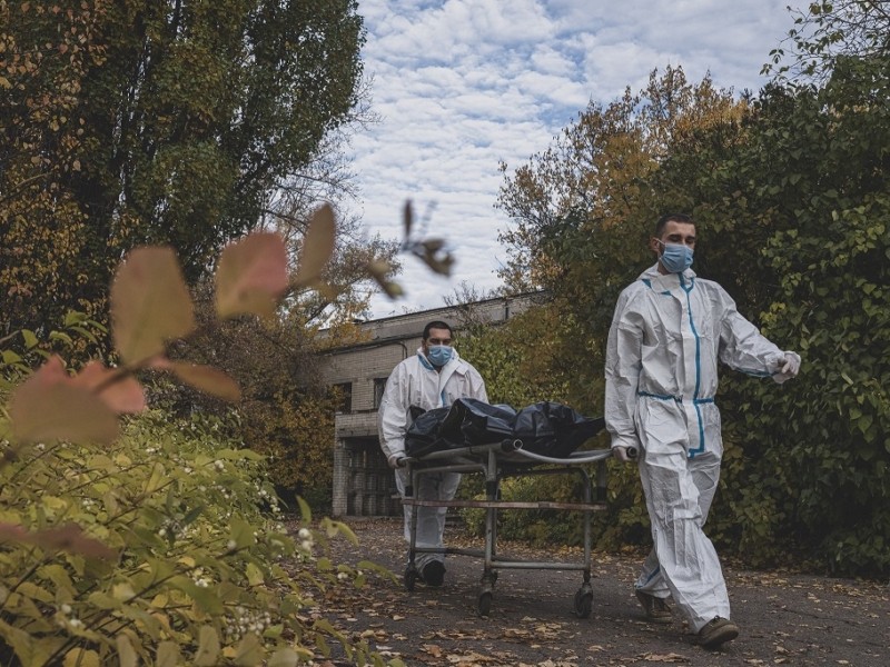 Кількість померлих від COVID-19 в Україні перевалила за 70 тисяч. Тільки за останню добу – 699 летальних випадків