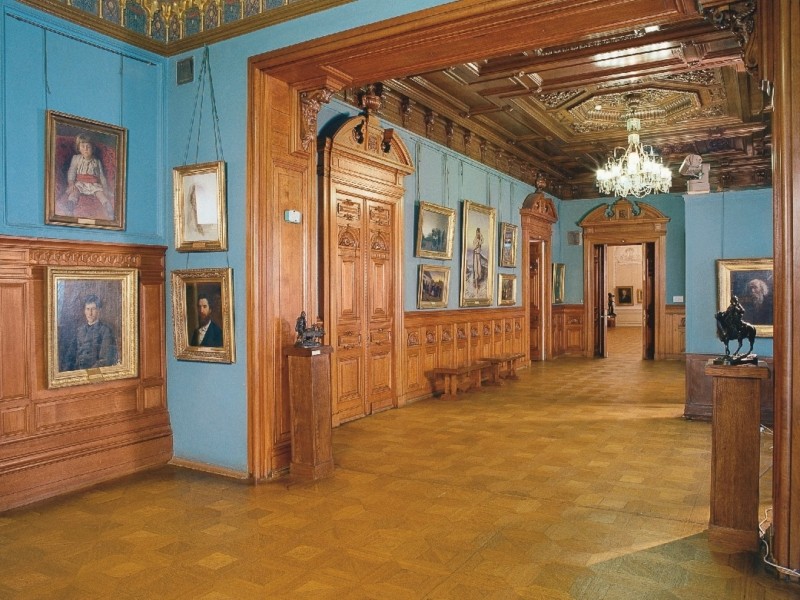Твори Айвазовського та Шишкіна: київський музей відкриває фонди