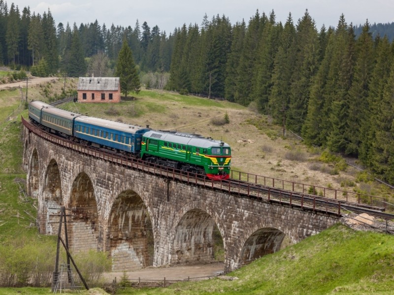Щодня до Києва повертається тільки залізницею не менше 11 тис. осіб