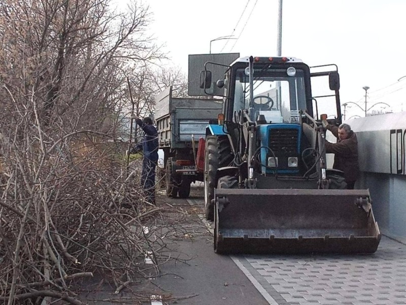 Прибирання по “наводці”: прибережну зону річки Либідь звільнили від сміття