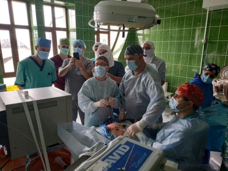 Столичні хірурги прооперували важкохворих діток, яких би не довезли до Києва