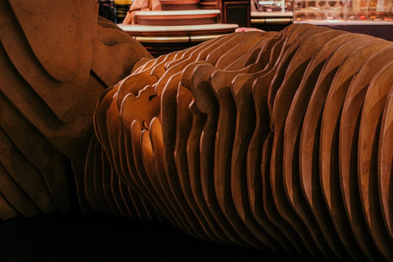 дерев'яна скульптура Merman