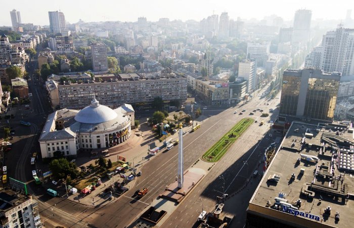 Безпечна площа Перемоги: кияни можуть допомогти місту провести реконструкцію