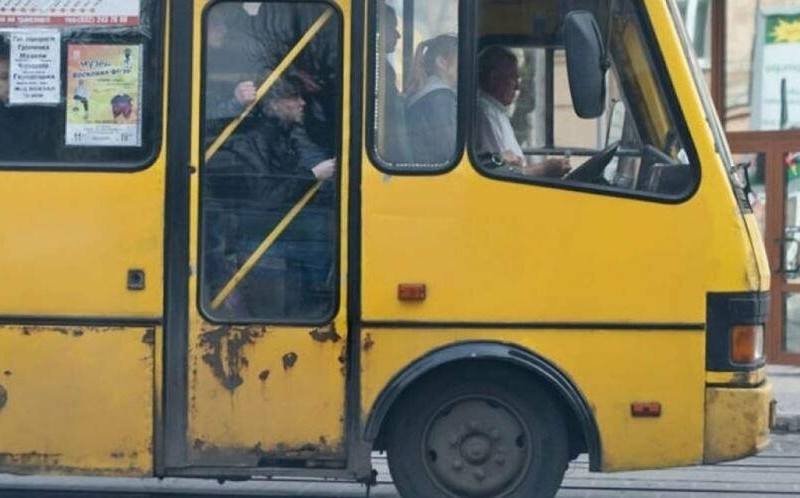 Київ прибирає з вулиць 76 іржавих корит – розірвано договори з перевізниками