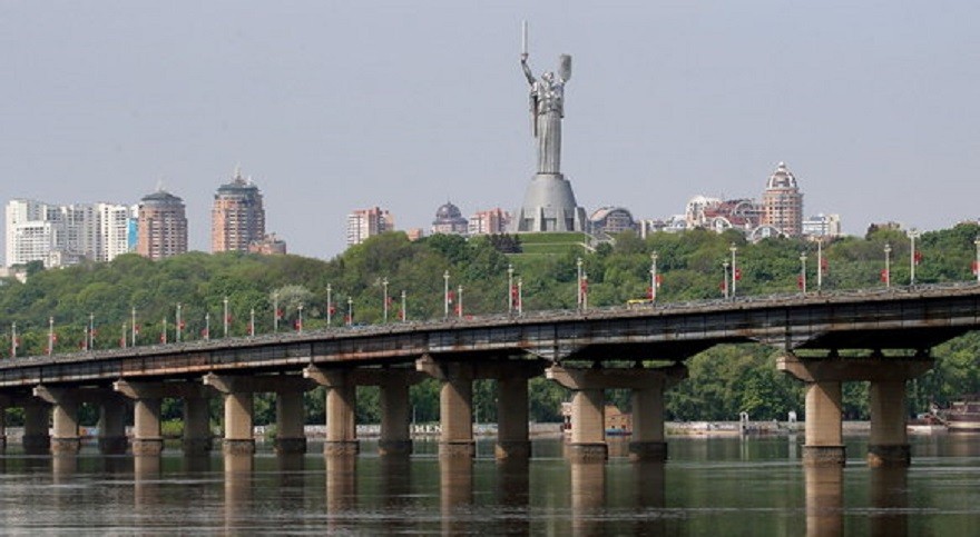 Мост патона в киеве фото. Мост Патона в Киеве. Киев Днепр мост Патона. Мост Патона в Москве.