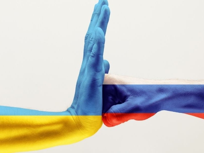 Акаунт України у Twitter вкотре потролив Росію: жити поруч – то “суцільний головний біль”