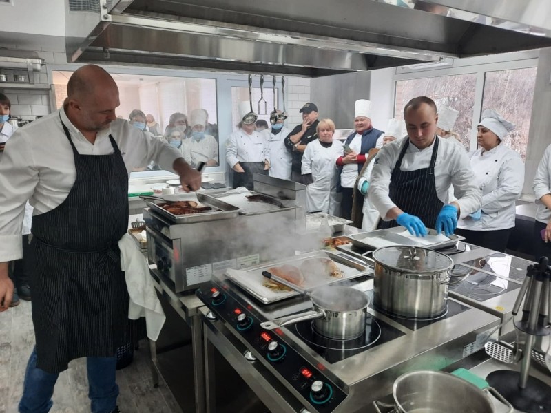 У Києві відкрили ще один сучасний центр, де навчатимуть кухарів і кондитерів