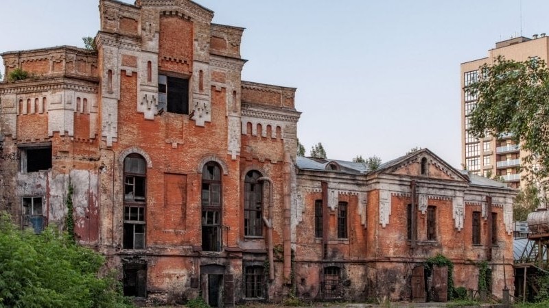 У Києві реконструюють закинутий горілчаний завод, розташований біля Львівської площі