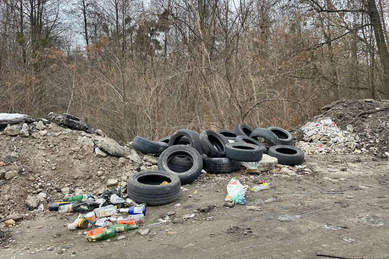 Приберемо з гарантією: стало відомо, коли зникнуть сміттєзвалища між вулицями Медовою та Колосковою на Солом’янці