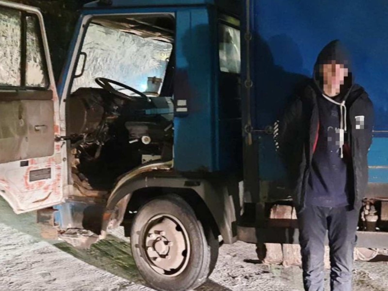 На Київщині 17-річний хлопець викрав вантажівку (ФОТО)