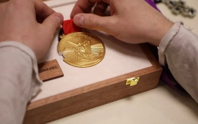 Ломаченко відправив свої олімпійські медалі до Росії – причина (ВІДЕО)