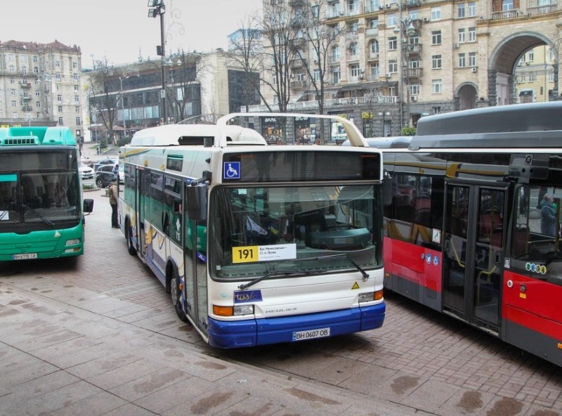 Конкурс КМДА: замість іржавих “Богданів” з’являться великогабаритні автобуси (ФОТО)