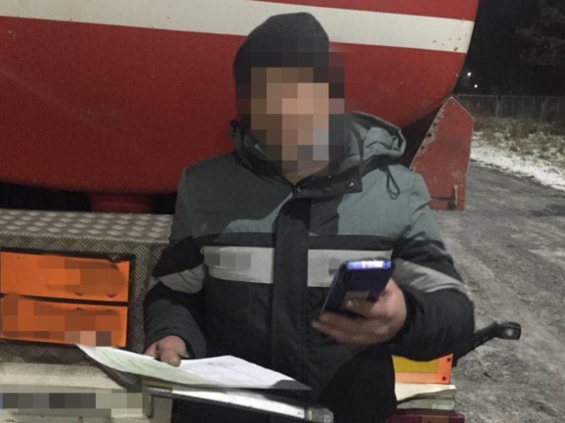 На Київщині водій вантажівки під наркотиками пропонував патрульним хабар