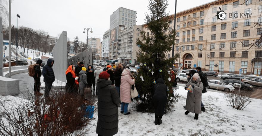 новорічні ялинки на честь героїв небесної сотні і загиблих воїнів