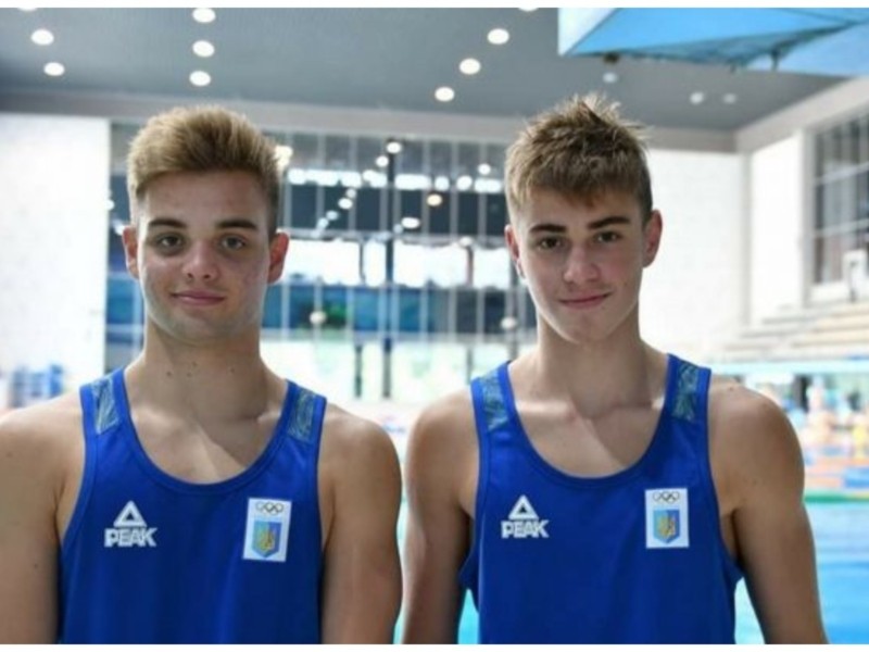 Пишаємося! Наші юнаки взяли “срібло” на чемпіонаті світу зі стрибків у воду серед юніорів