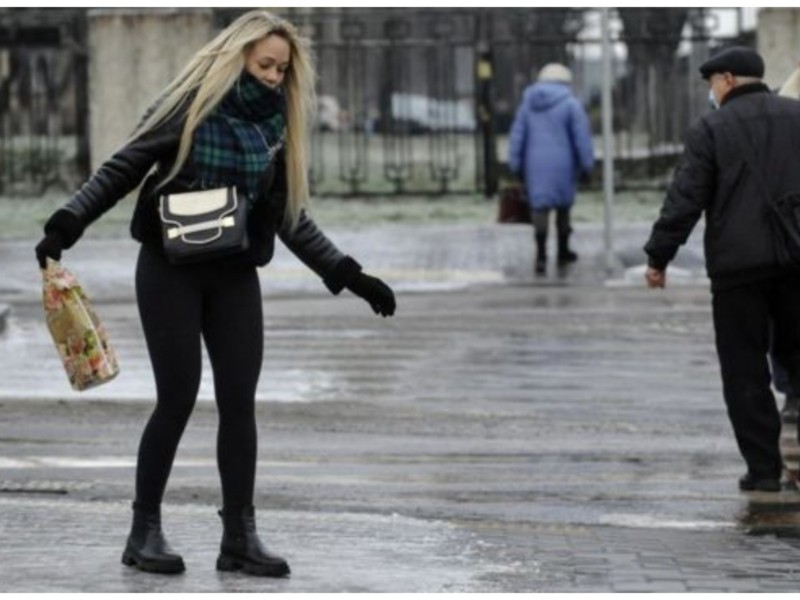 Ожеледиця та сильний вітер: якою буде погода в Києві 3 січня