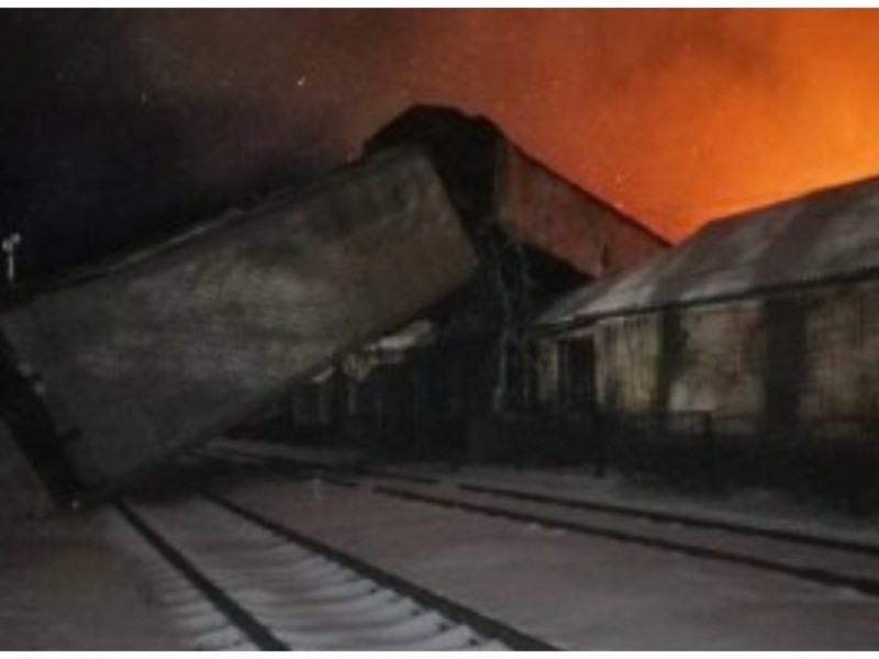 Потяг з Ворохти на Київ затримано через пожежу у Чорткові