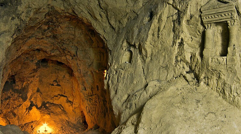 На Київщині “віджали” під забудову території з унікальною печерою та сосновим лісом – на них створювали заказники