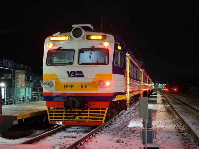 Деякі рейси електрички до Василькова тимчасово стали безкоштовними – скільки триватиме “банкет”