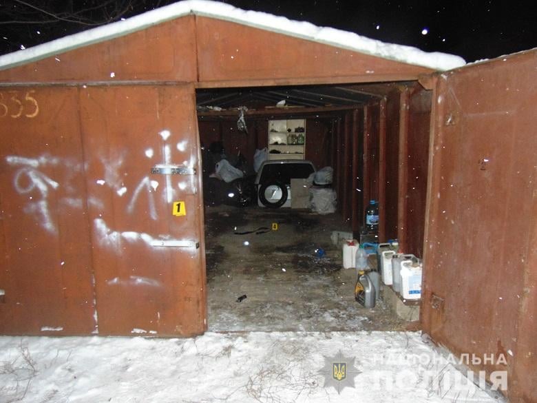 Побили до втрати свідомості та зачинили у гаражі: у Києві затримали нападників
