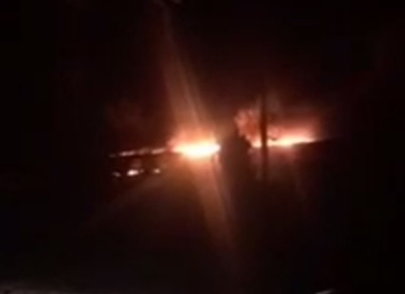 Васильківщина без світла, води та тепла: відео пожежі та ситуація на ранок
