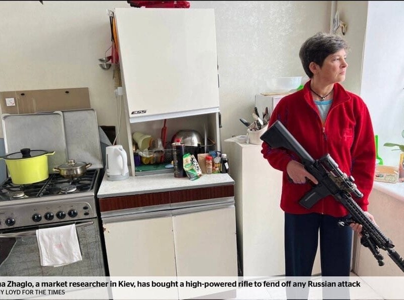 The Times присвятив статтю 52-річній киянці, яка озброїлася карабіном і готова стріляти в окупанта