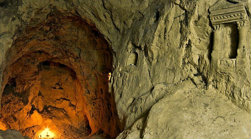 Під Києвом може зникнути єдина унікальна печера