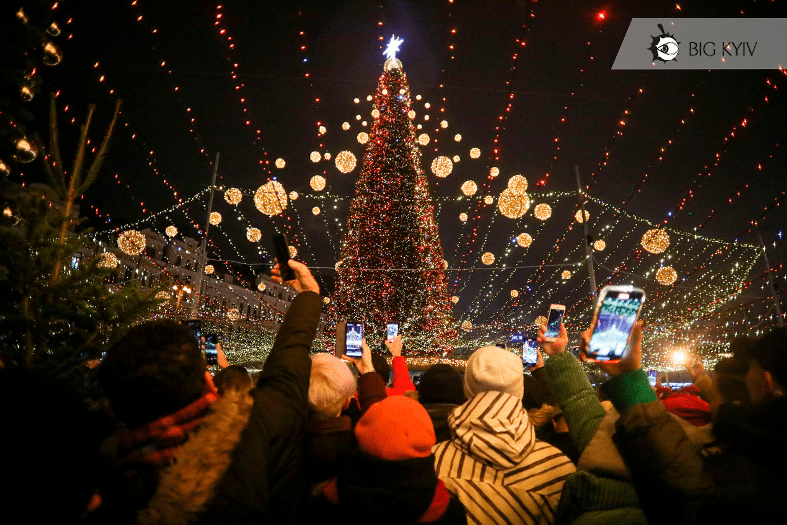 Як кияни зустріли Новий рік на Софійській площі (ФОТОРЕПОРТАЖ)