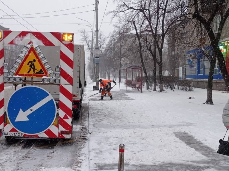 Снігопад у столиці: працює 358 одиниць спецтехніки