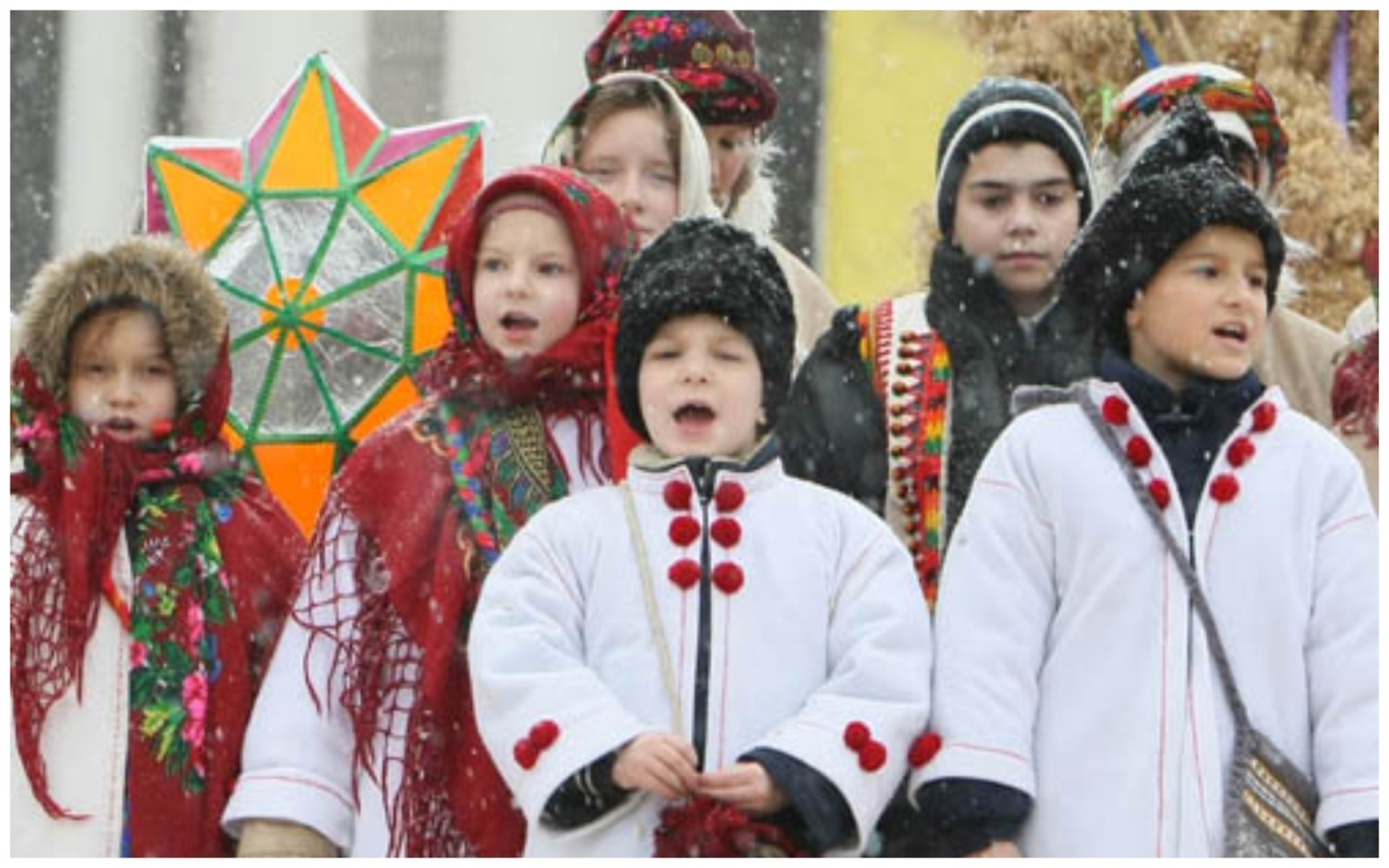 Щедрую украинский. Наряд для щедрования. Украинские колядки. Дети поют колядки. Дети колядуют на Рождество.