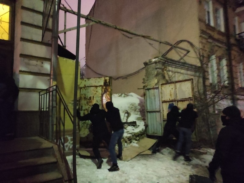 Біля арештованої садиби Маліна знову виріс будівельний паркан – реакція активістів не забарилась