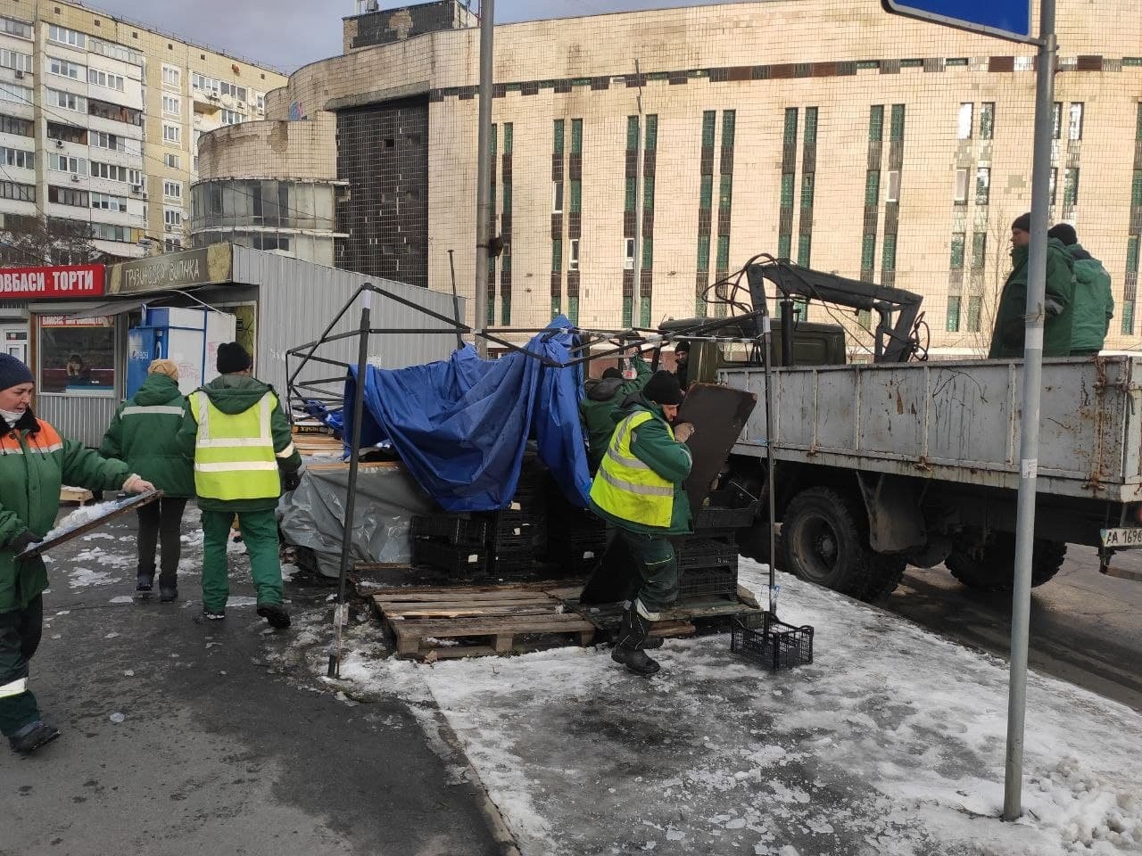 очищення від стихійної торгівлі вулиці Гмирі