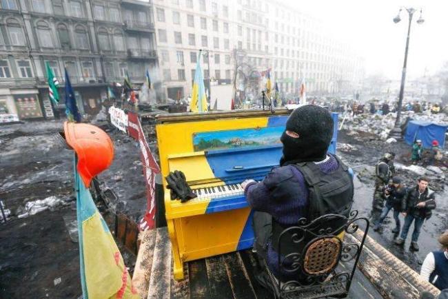 Голос Майдану звучить знову: майстри повернули до життя піаніно, яке пережило запеклі вуличні бої