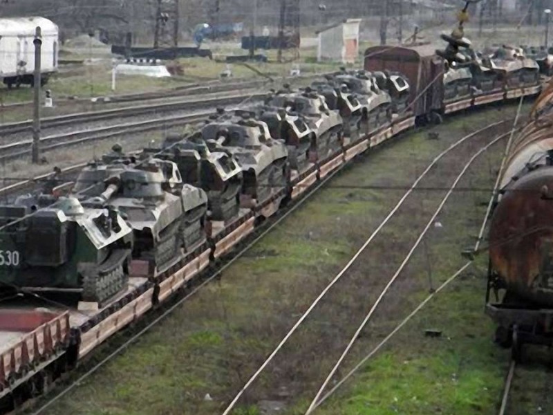 “Російський потяг, йди на х*й!”. Українські війська знищили залізничні вузли із коліями РФ