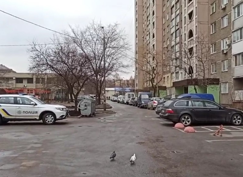 На Харківському шосе пенсіонер покінчив життя самогубством (ВІДЕО)