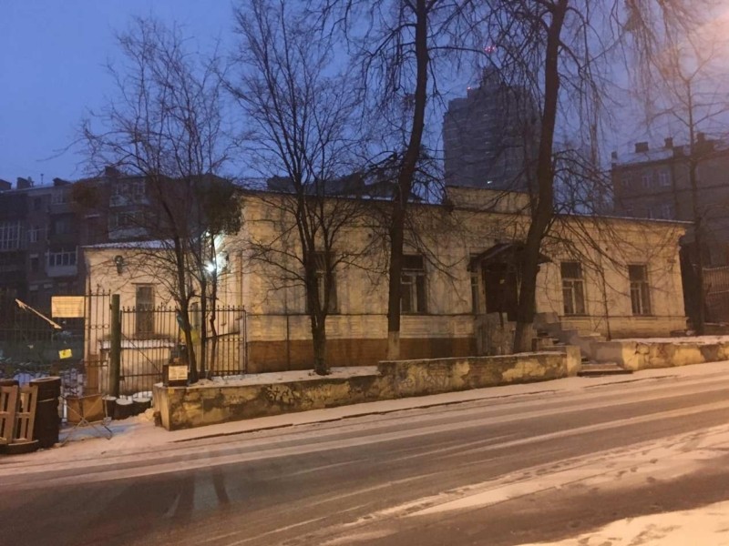 Суд повторно наклав арешт на садибу Барбана в Києві