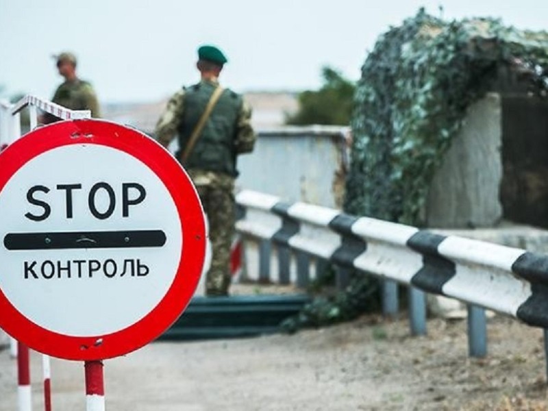Скільки українців “втекло” з країни на фоні загрози вторгнення Росії: цифри