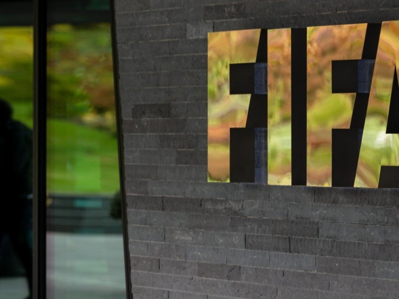 FIFA заборонила російській збірній виступати з прапором та гімном
